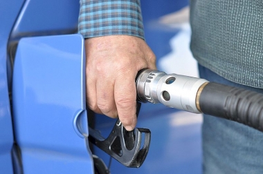 Dolewanie oleju do ropy to popularny wśrod kierowców mit